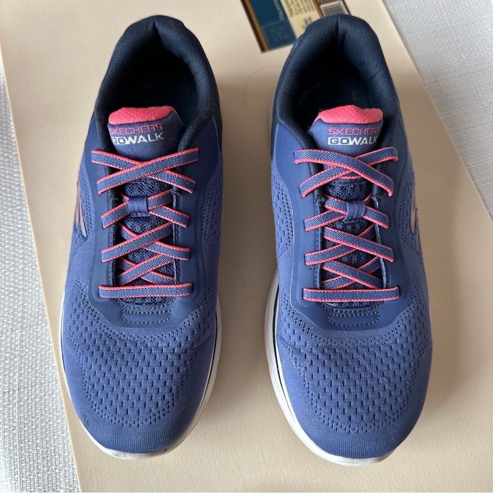 Ladies Skechers Go Walk